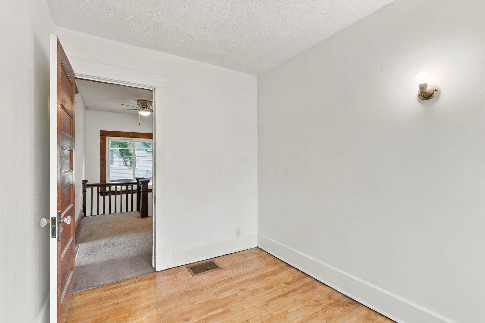 1315 19th Avenue NE, 87, Minneapolis, MN 55418 28-web-or-mls-1315 19th Ave NE Interior-21.jpg