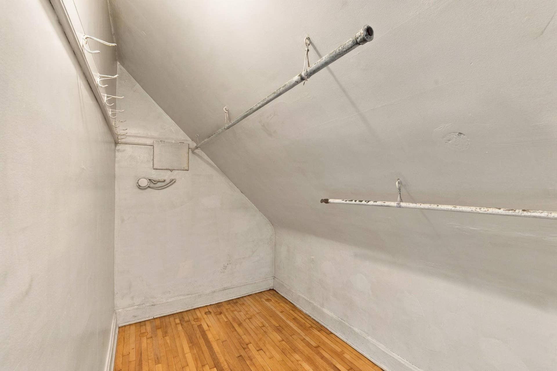 1315 19th Avenue NE, 87, Minneapolis, MN 55418 33-web-or-mls-1315 19th Ave NE Interior-26.jpg