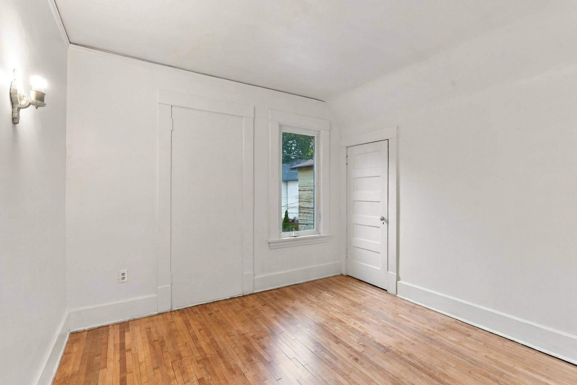 1315 19th Avenue NE, 87, Minneapolis, MN 55418 29-web-or-mls-1315 19th Ave NE Interior-22.jpg
