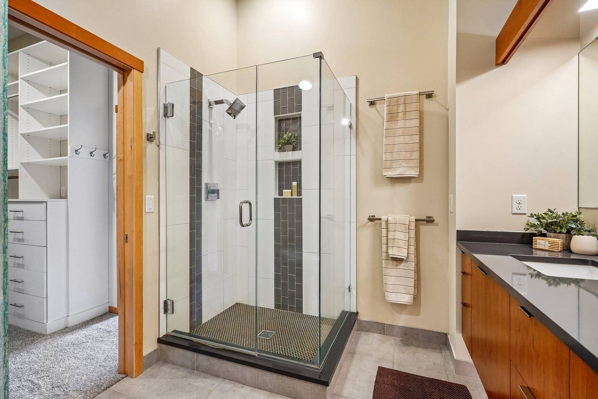 7397 Old Mill Road, Hugo, MN 55038 31-web-or-mls-Old Mill Ct-S0508-031.jpg