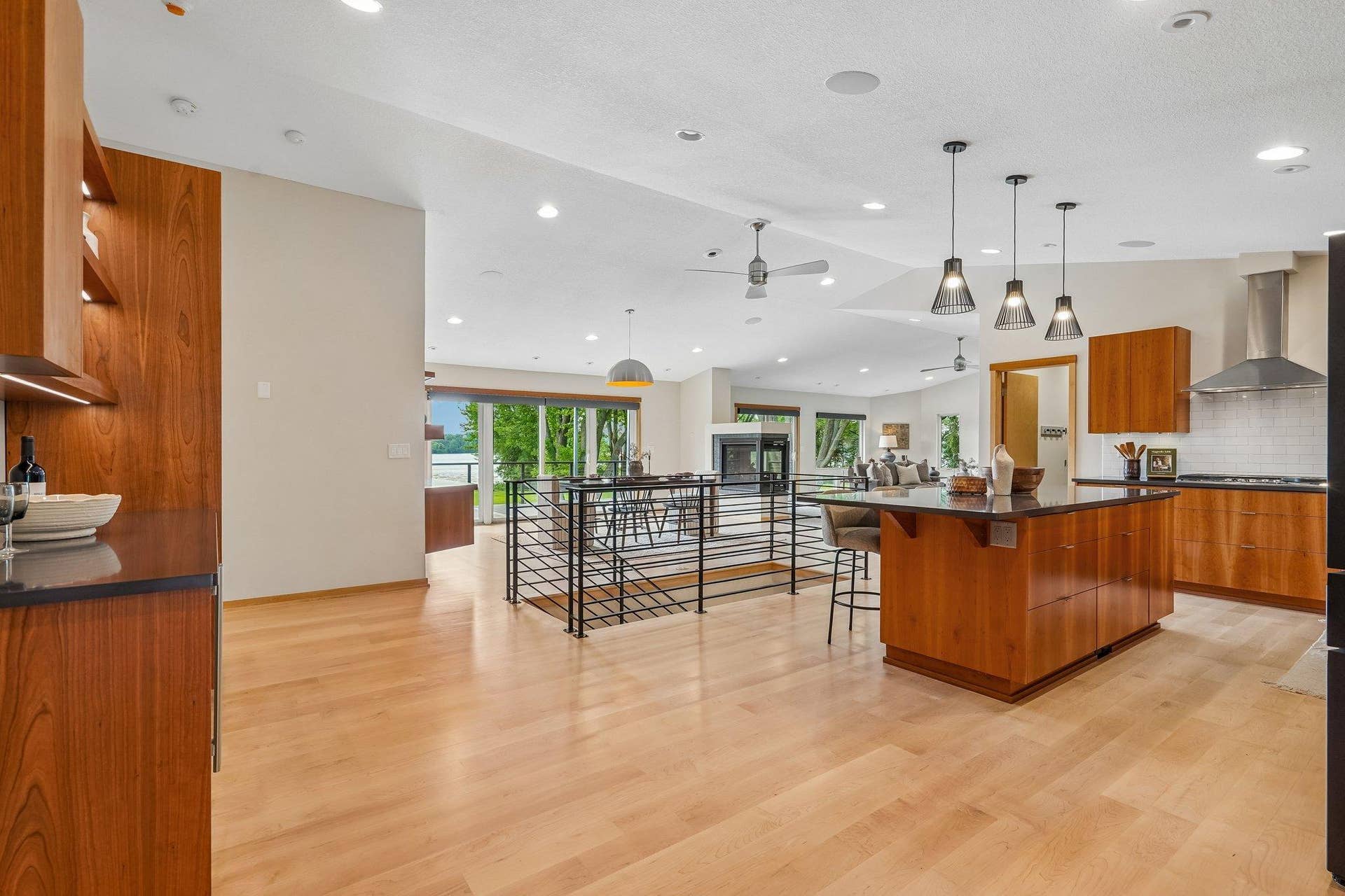 7397 Old Mill Road, Hugo, MN 55038 15-web-or-mls-Old Mill Ct-S0508-015.jpg