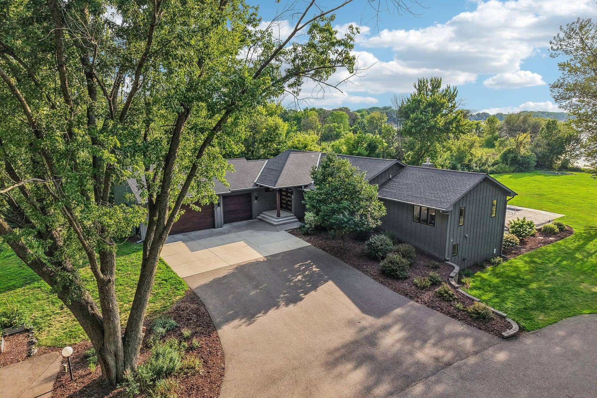 7397 Old Mill Road, Hugo, MN 55038 98-web-or-mls-Old Mill Ct-S0508-098.jpg