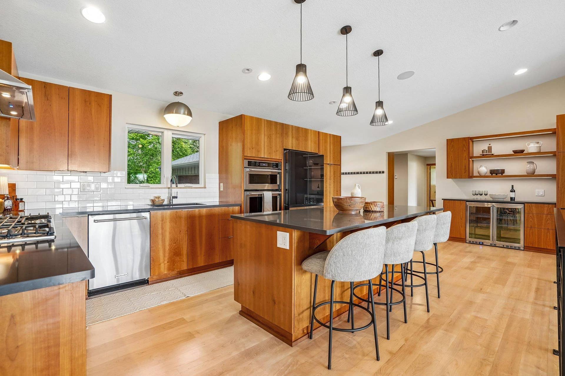 7397 Old Mill Road, Hugo, MN 55038 19-web-or-mls-Old Mill Ct-S0508-019.jpg