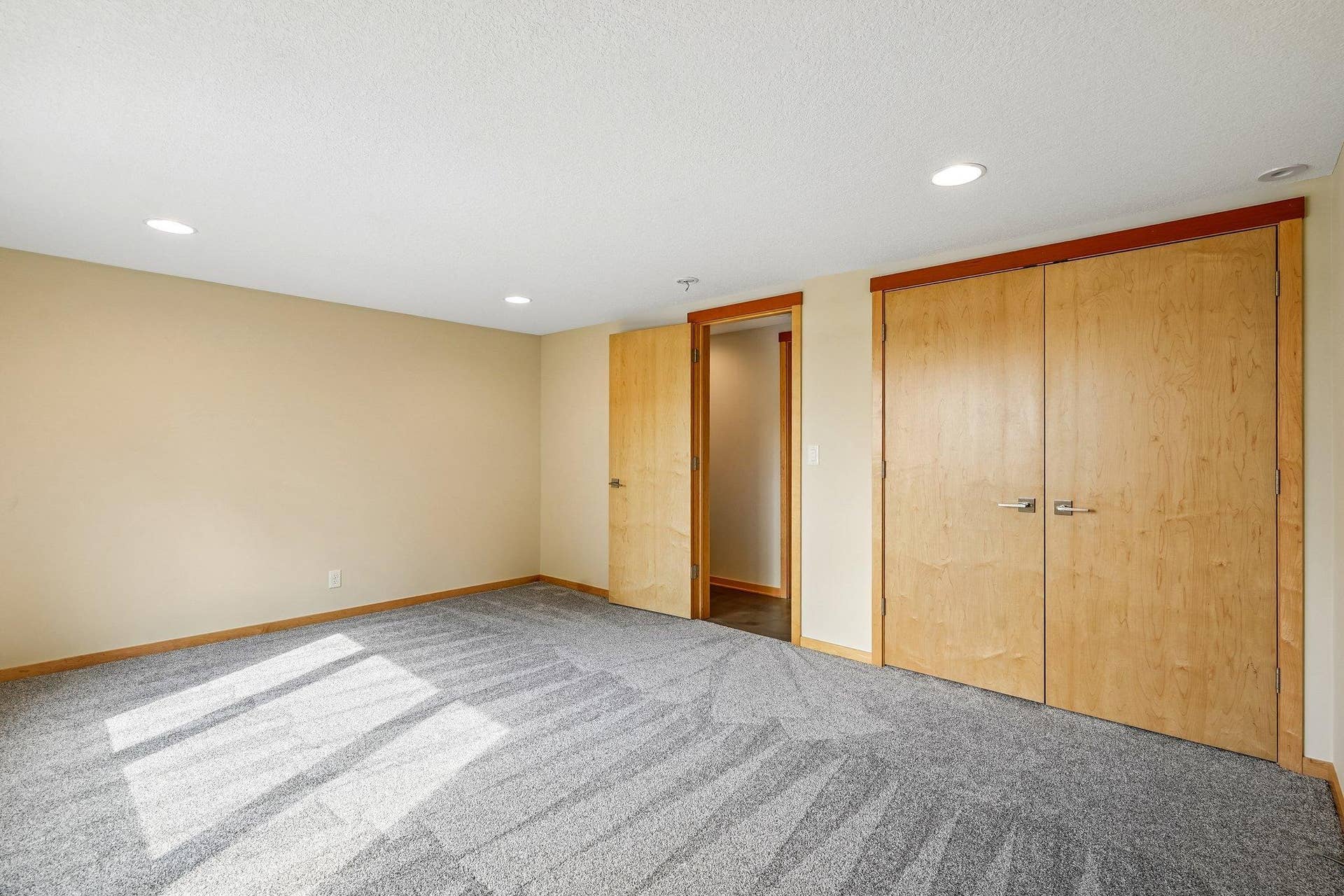 7397 Old Mill Road, Hugo, MN 55038 54-web-or-mls-Old Mill Ct-S0508-054.jpg