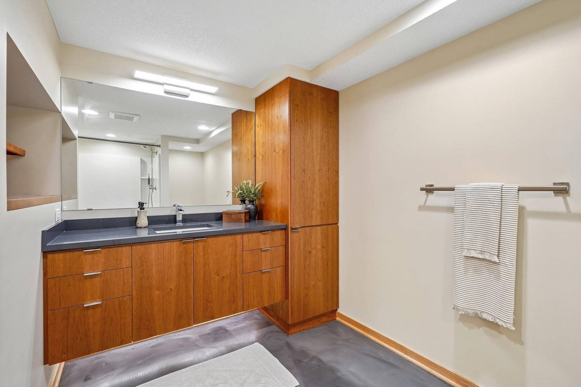 7397 Old Mill Road, Hugo, MN 55038 51-web-or-mls-Old Mill Ct-S0508-051.jpg