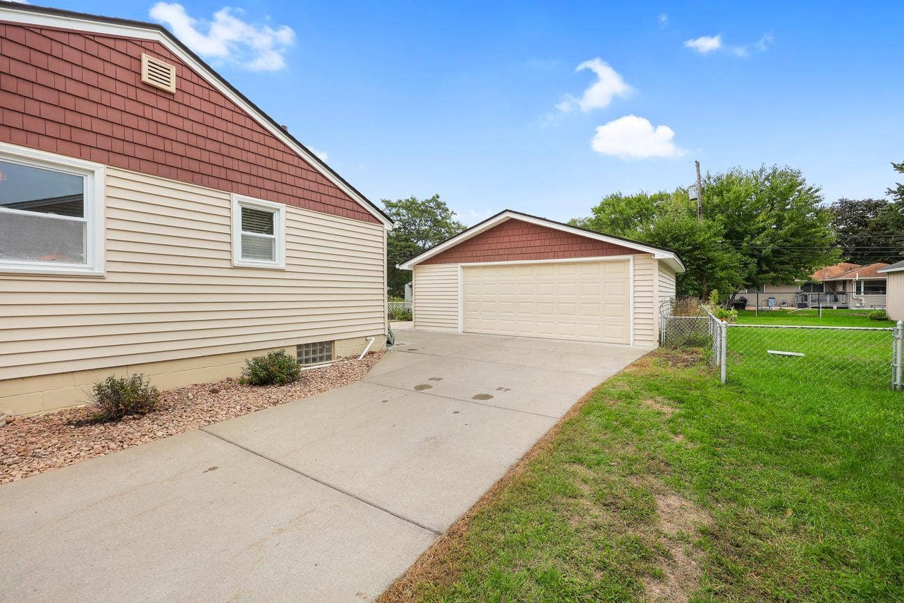 6324 Lee Avenue N, Brooklyn Center, MN 55429 29_16662.jpg