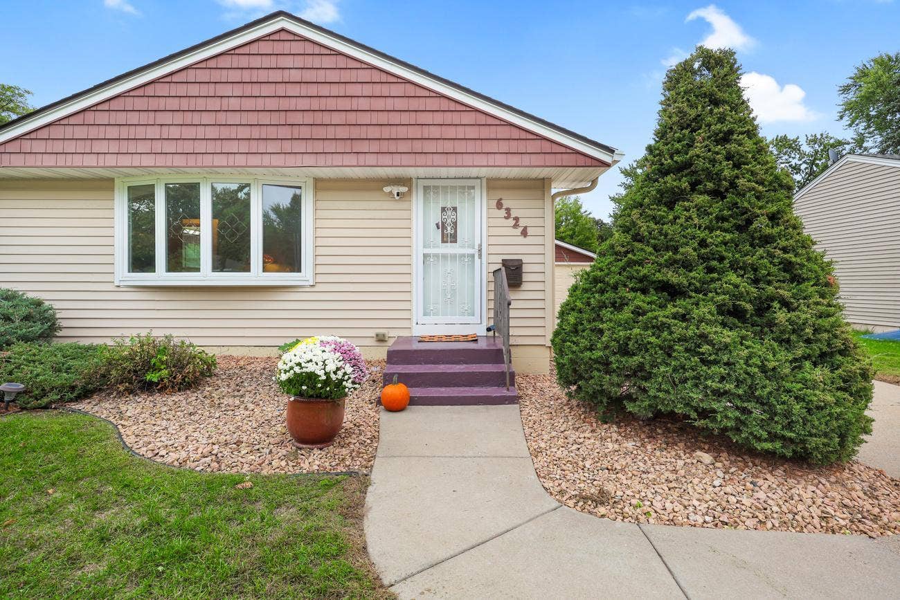 6324 Lee Avenue N, Brooklyn Center, MN 55429 28_16654.jpg