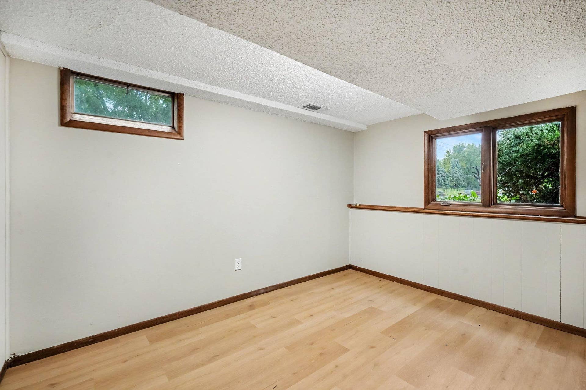 4617 81st Lane N, Brooklyn Park, MN 55443 4617 81st Lane N, Brooklyn Park, MN 55443