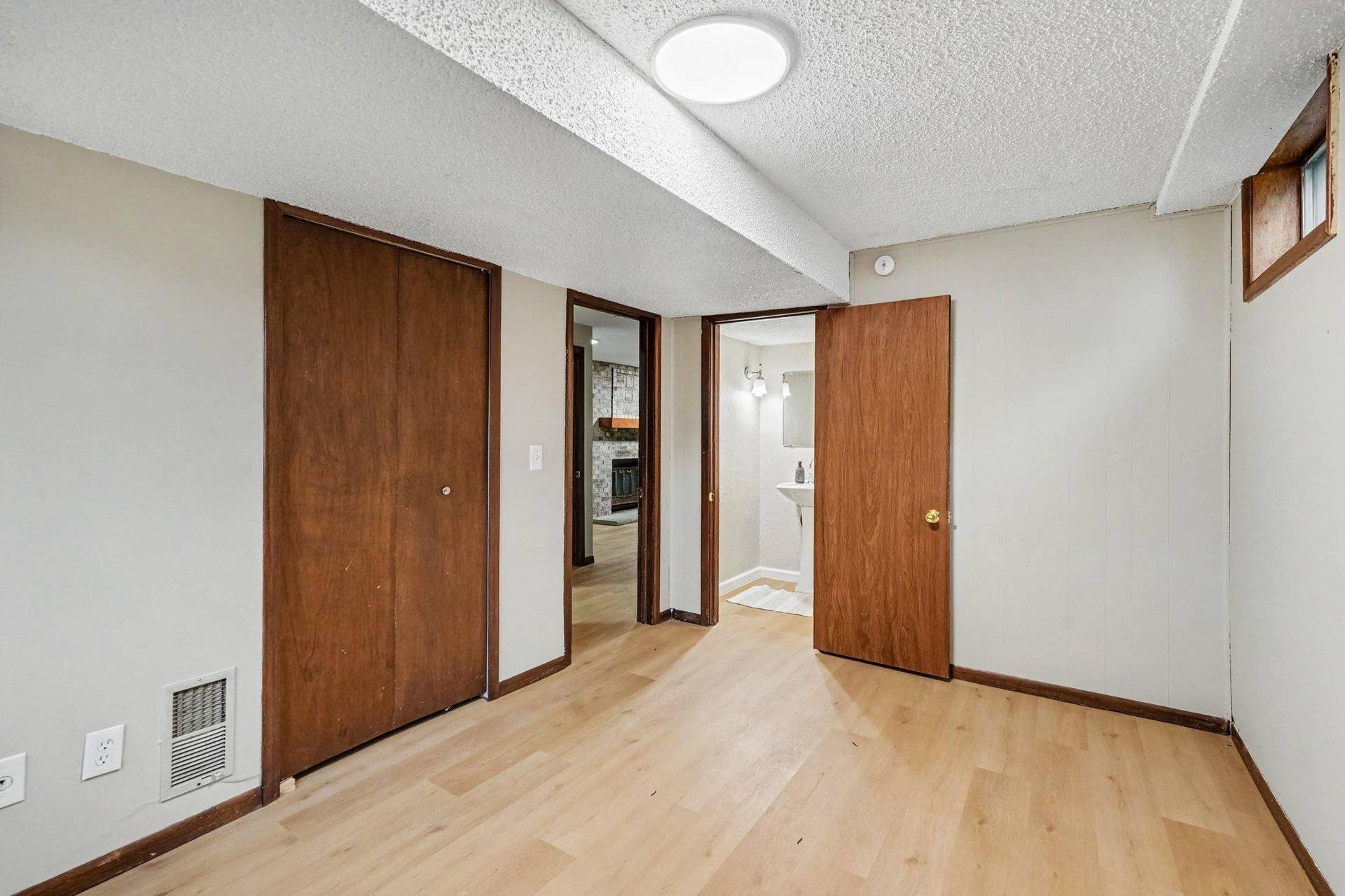 4617 81st Lane N, Brooklyn Park, MN 55443 4617 81st Lane N, Brooklyn Park, MN 55443