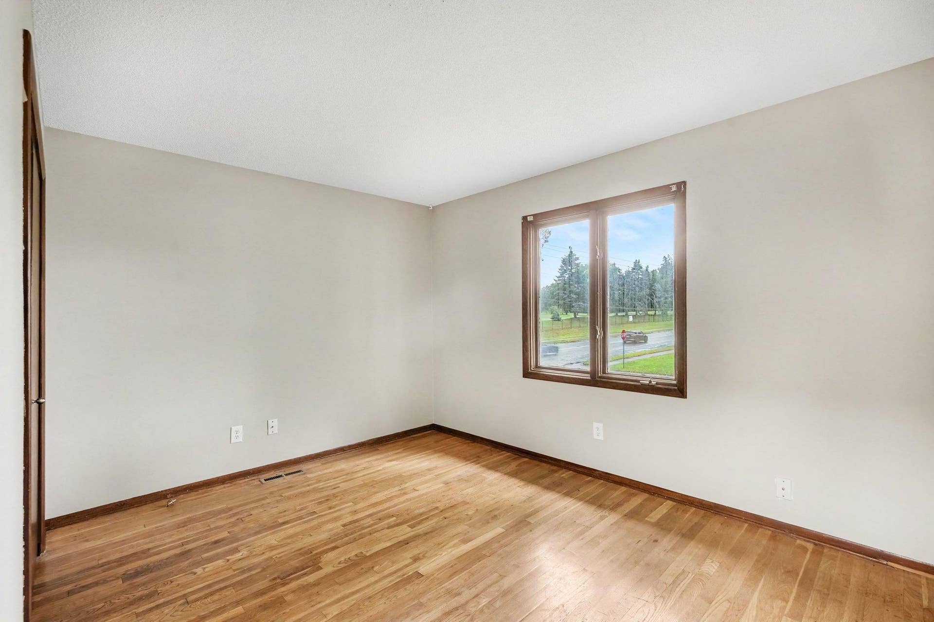 4617 81st Lane N, Brooklyn Park, MN 55443 4617 81st Lane N, Brooklyn Park, MN 55443