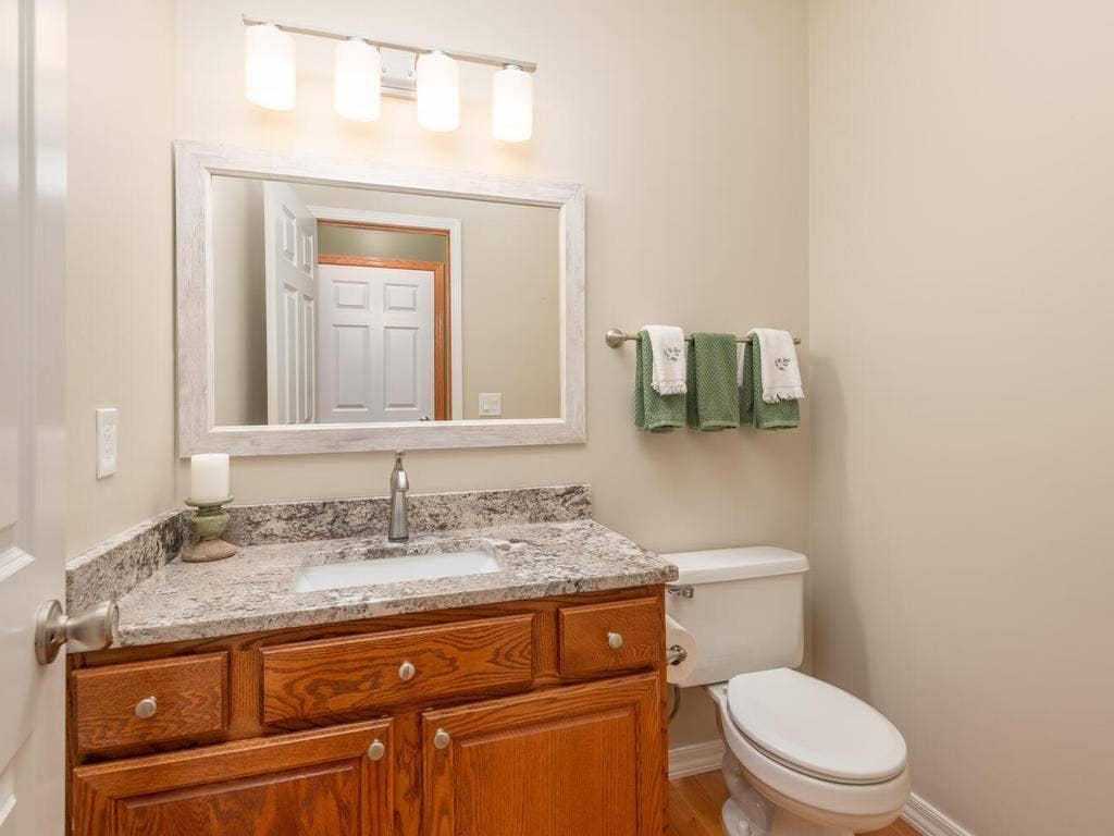 15344 64th Place N, Maple Grove, MN 55311 Main level Half Bath