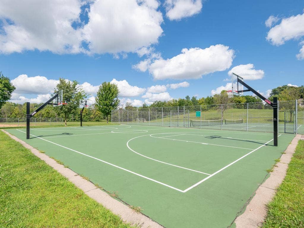 15344 64th Place N, Maple Grove, MN 55311 15344 64th Place N, Maple Grove, MN 55311