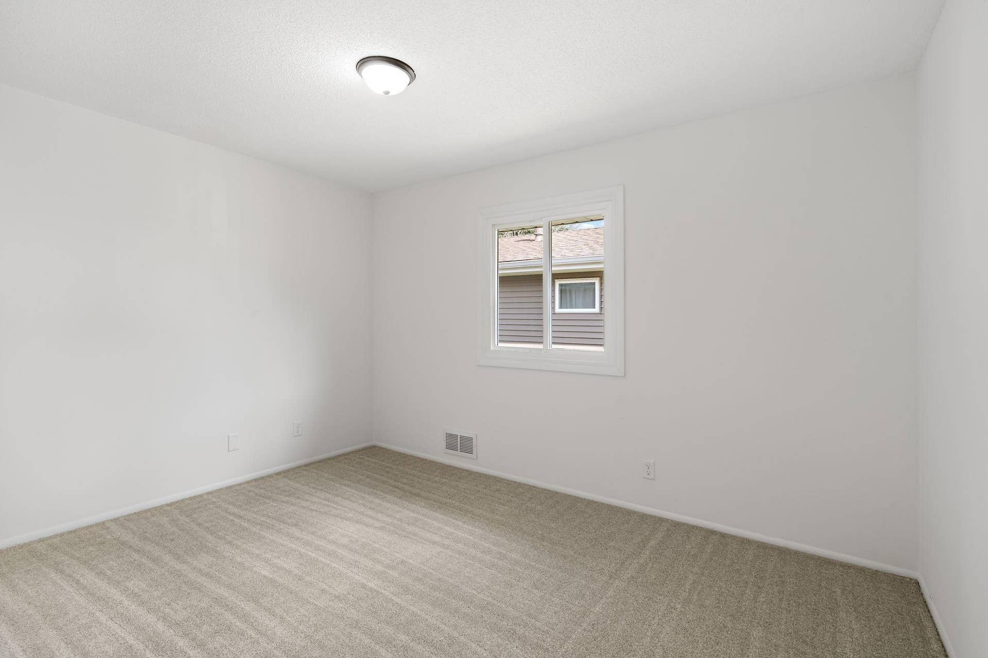 1579 Leone Avenue, 88, Saint Paul, MN 55106 Main Floor Bedroom