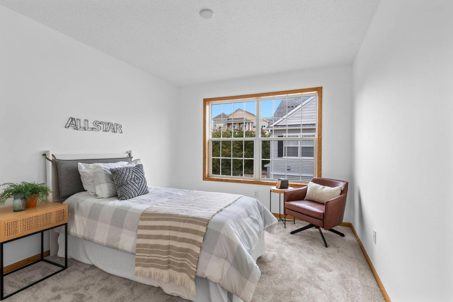 1626 Woodlynn Avenue, #1, Maplewood, MN 55109 Bedroom three is conveniently located next to bedroom two.
