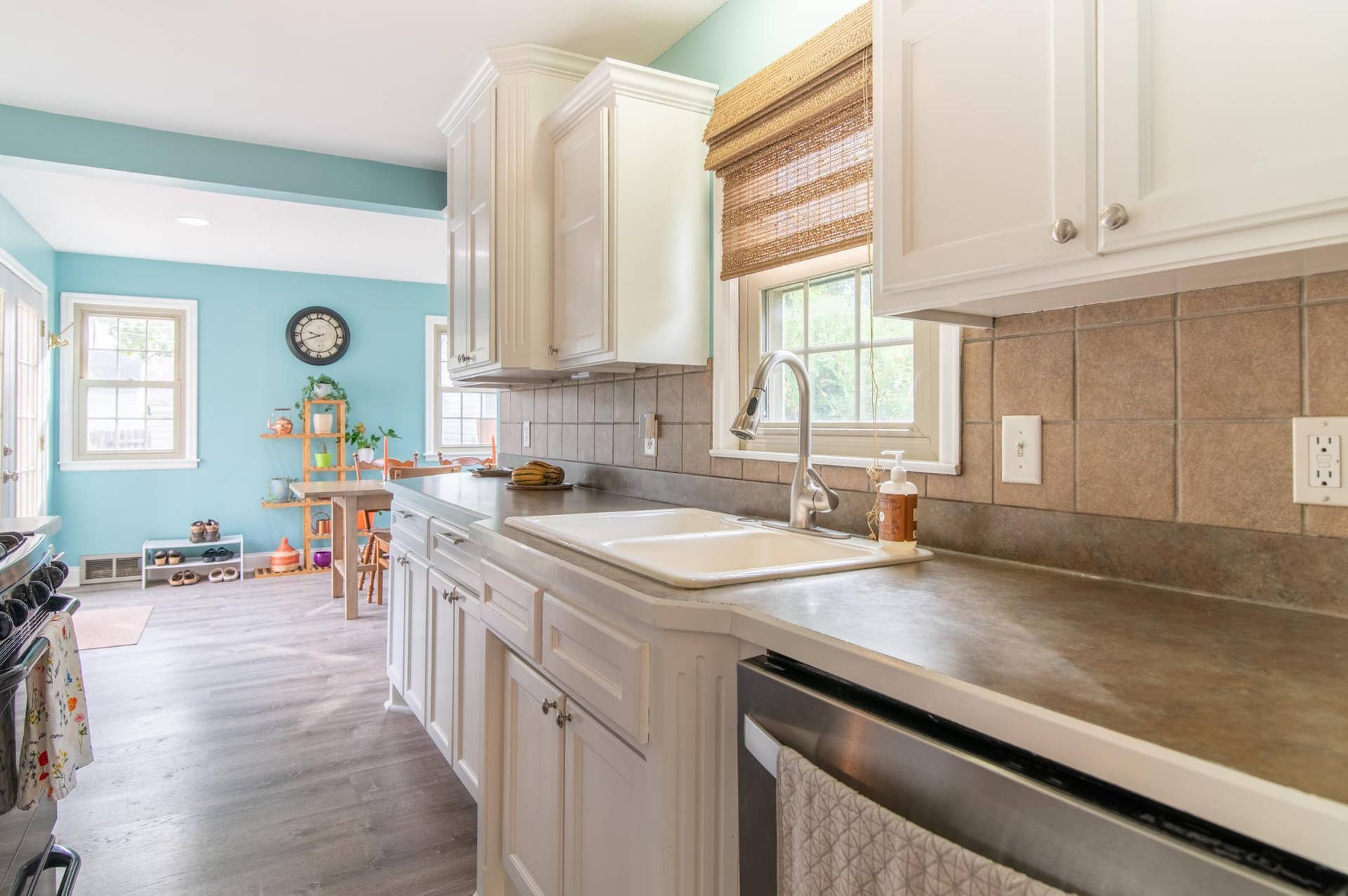 4605 Clinton Avenue, 26, Minneapolis, MN 55419 Complete with luxury vinyl flooring, the kitchen and dining area flow nicely and provide plenty of space for cooking and eating. South facing windows in the kitchen provide great lighting through the day and the seasons.
