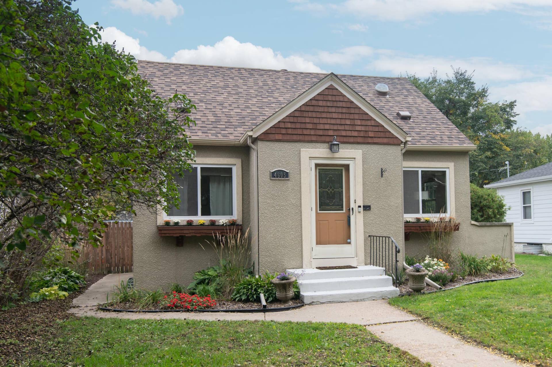 4605 Clinton Avenue, 26, Minneapolis, MN 55419 This darling one and a half story home in the Field neighborhood is conveniently located to everything South Minneapolis has to offer.