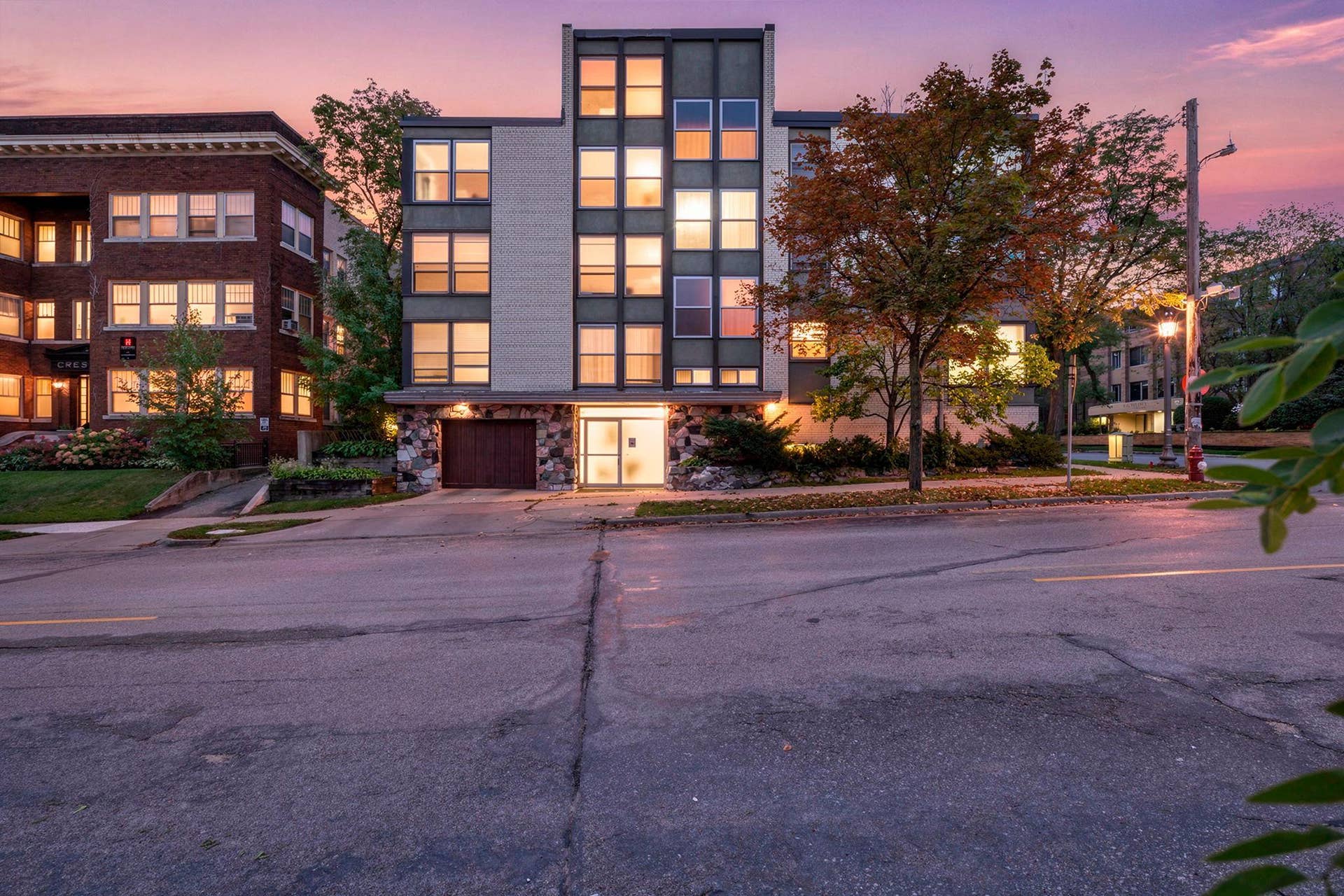 821 Douglas Avenue, #204, 46, Minneapolis, MN 55403