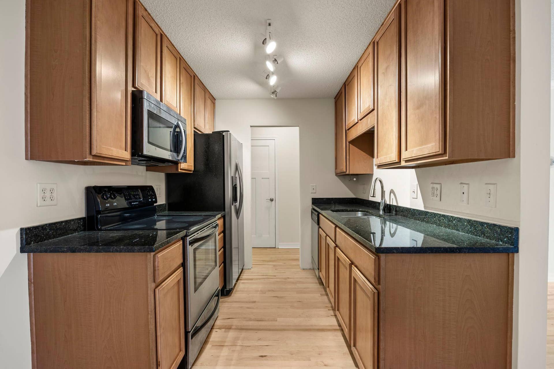 821 Douglas Avenue, #204, 46, Minneapolis, MN 55403