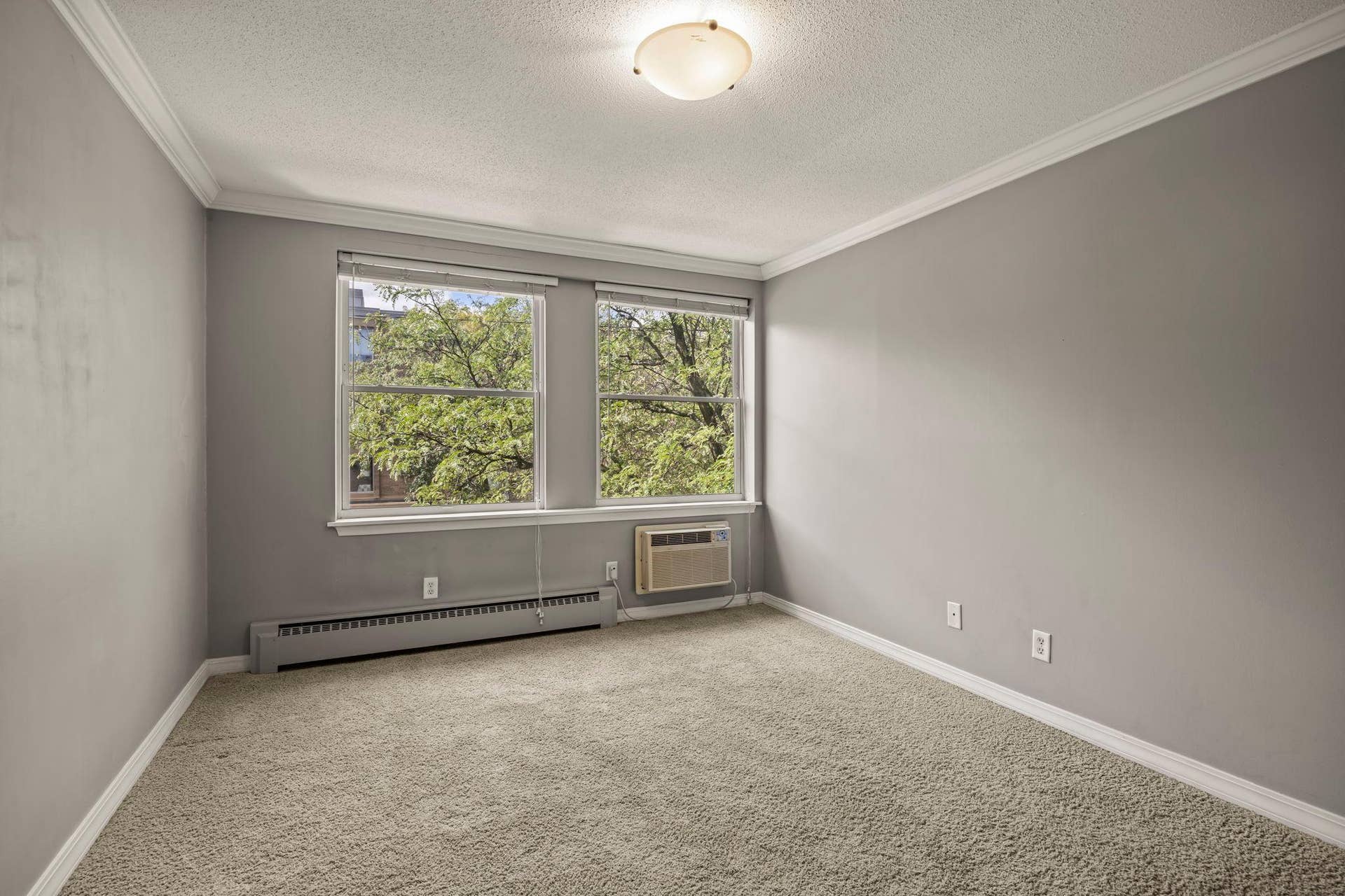 821 Douglas Avenue, #204, 46, Minneapolis, MN 55403