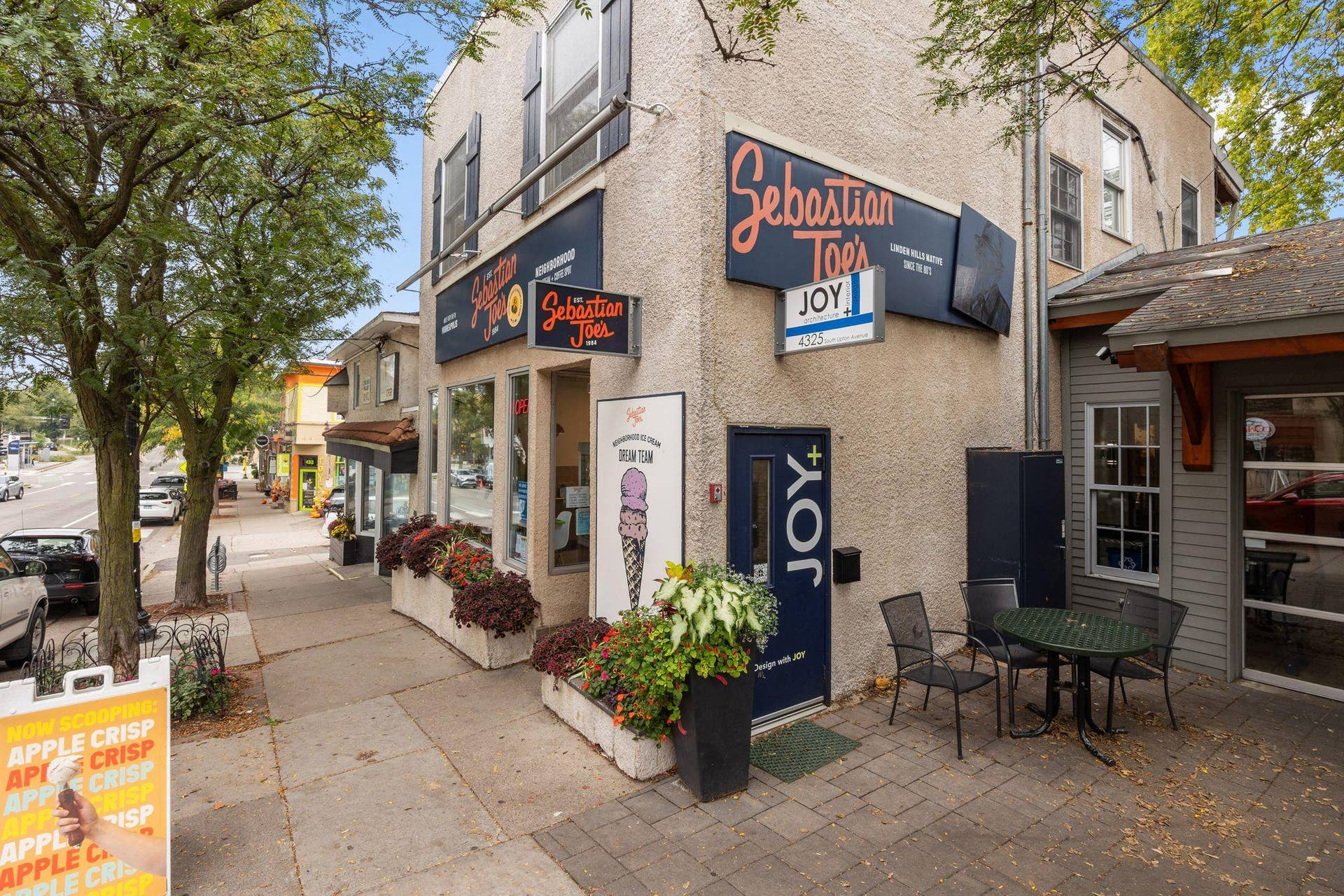 2800 W 44th Street, #201, 42, Minneapolis, MN 55410 19_10.jpg