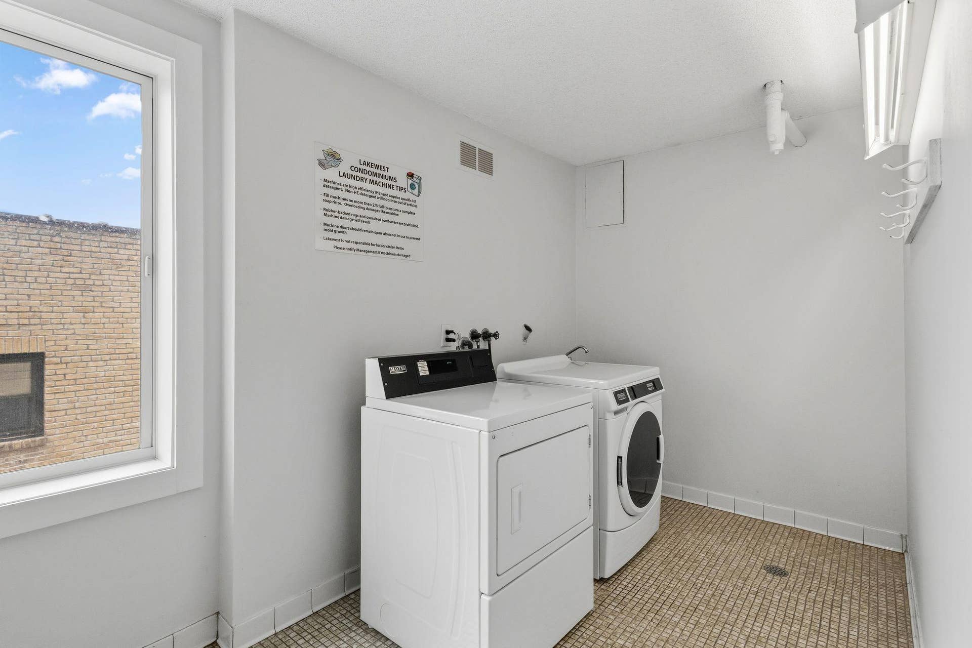 2800 W 44th Street, #201, 42, Minneapolis, MN 55410 37_27.jpg