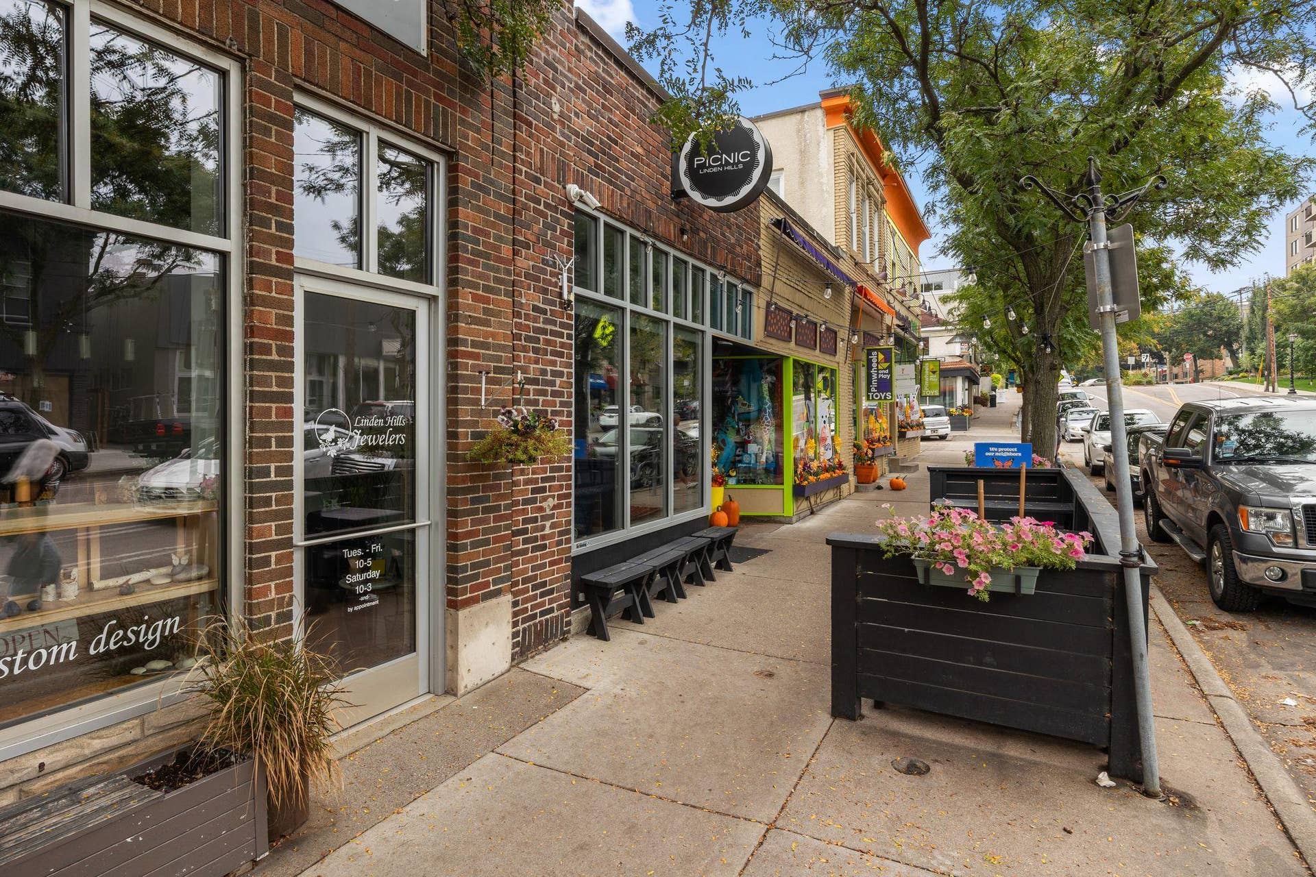 2800 W 44th Street, #201, 42, Minneapolis, MN 55410 15_08.jpg