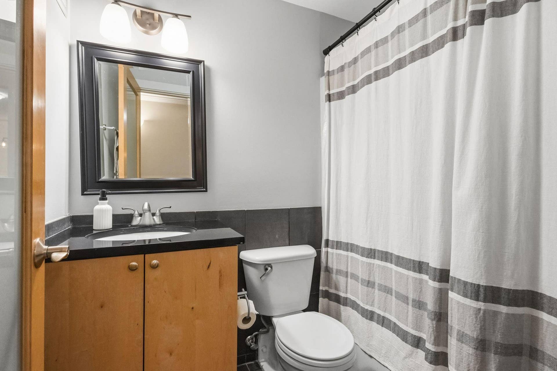 2800 W 44th Street, #201, 42, Minneapolis, MN 55410 26_16.jpg