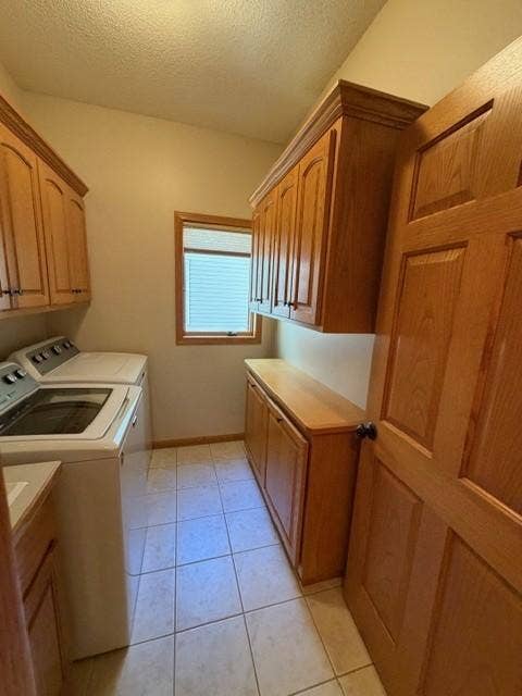 4235 4th Street S, Saint Cloud, MN 56301 15 laundry cabinets with 2 clothes hampers.jpg
