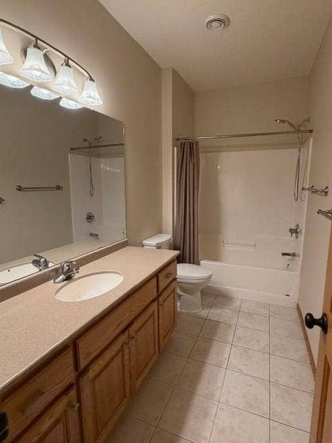 4235 4th Street S, Saint Cloud, MN 56301 31 main full bath.jpg