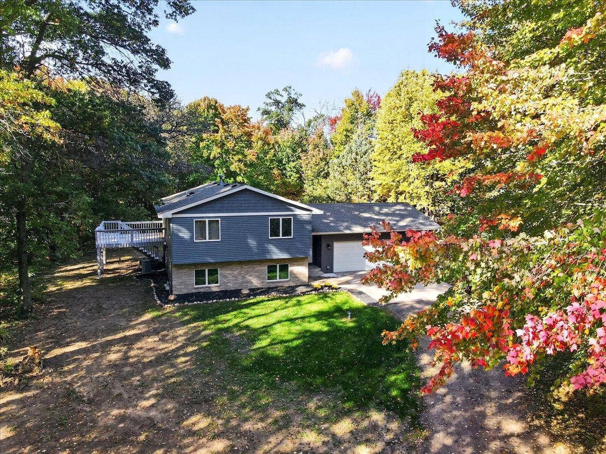 4926 Shady Lane, North Branch, MN 55056 02-002.jpg