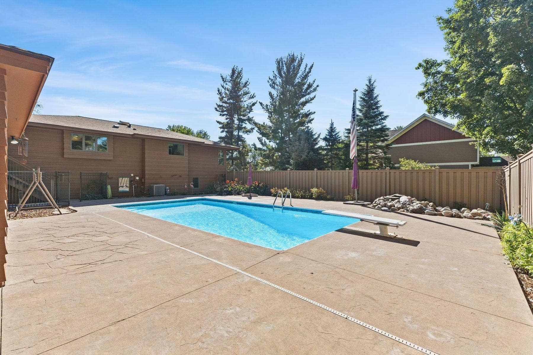 1615 Laurel Avenue, Hudson, WI 54016 1615 Laurel Avenue, Hudson, WI 54016
