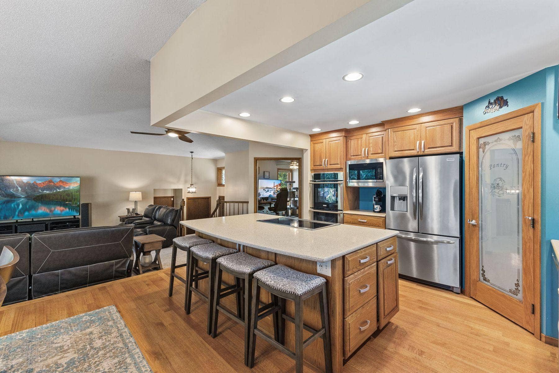 1615 Laurel Avenue, Hudson, WI 54016 1615 Laurel Avenue, Hudson, WI 54016