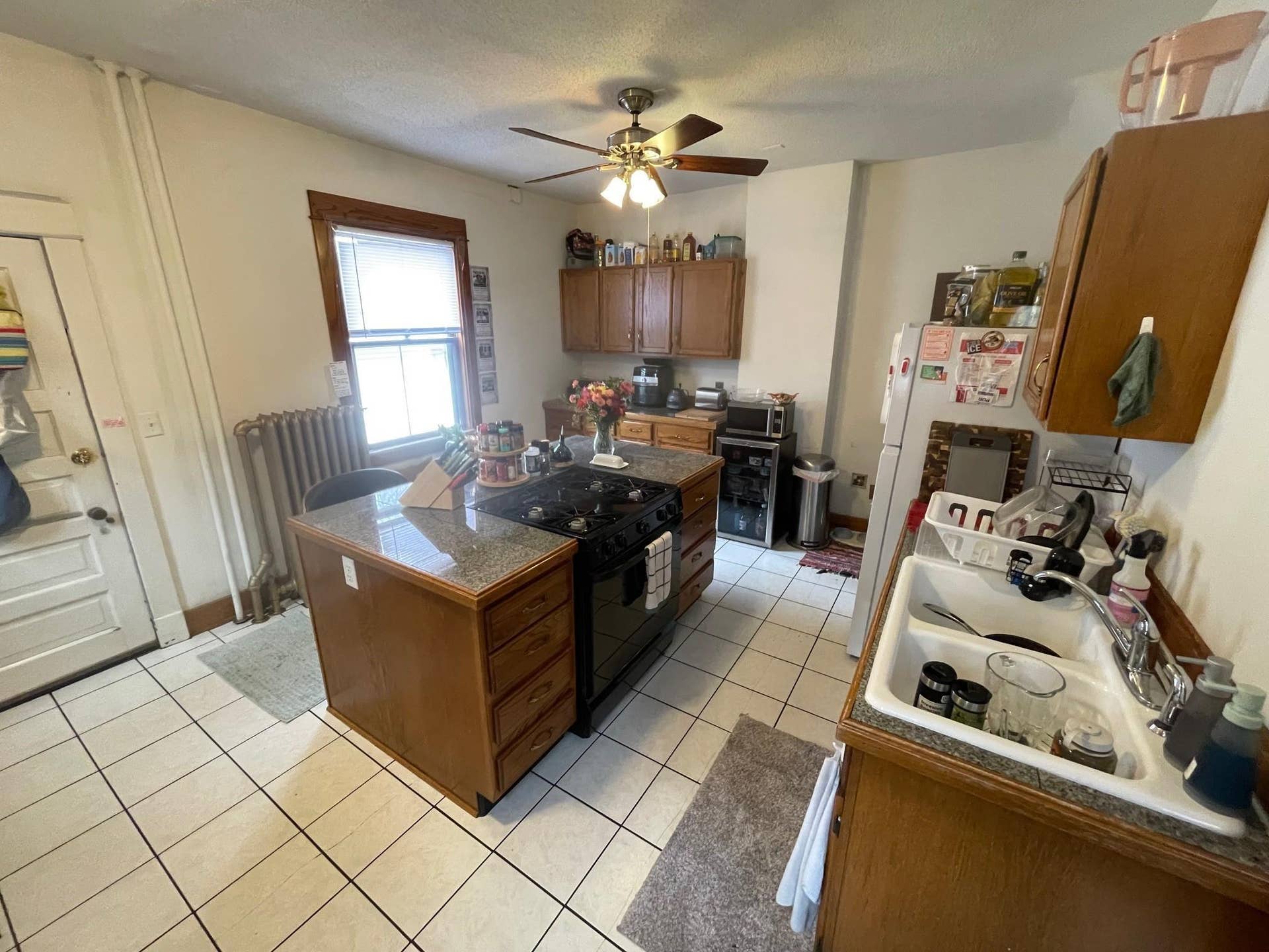 1609 Kitchen.jpg