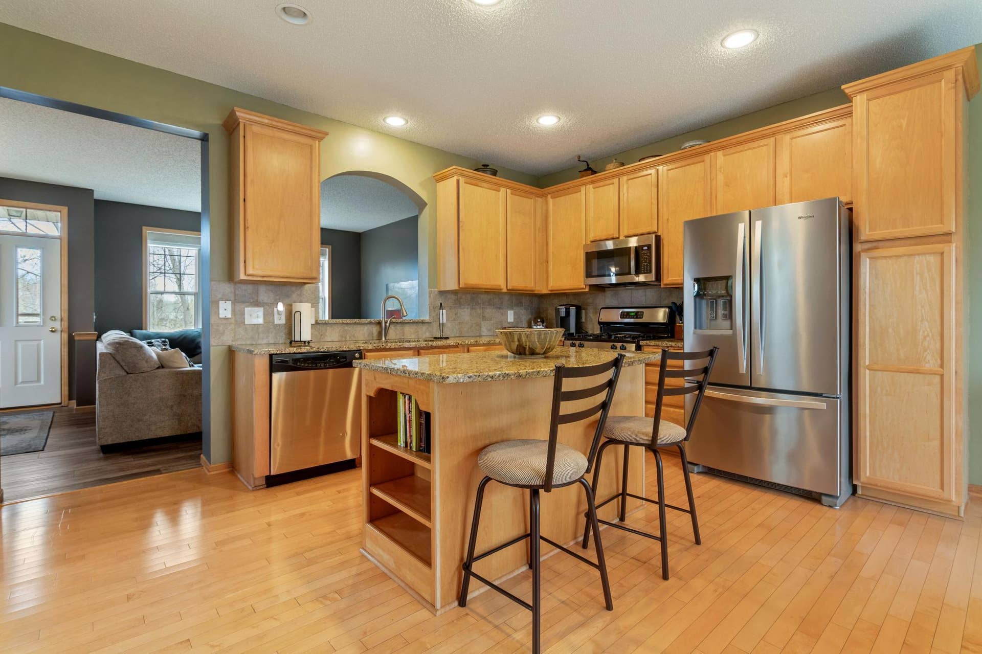 14633 Victor Hugo Boulevard N, #4, Hugo, MN 55038 Pass thru to Living Room