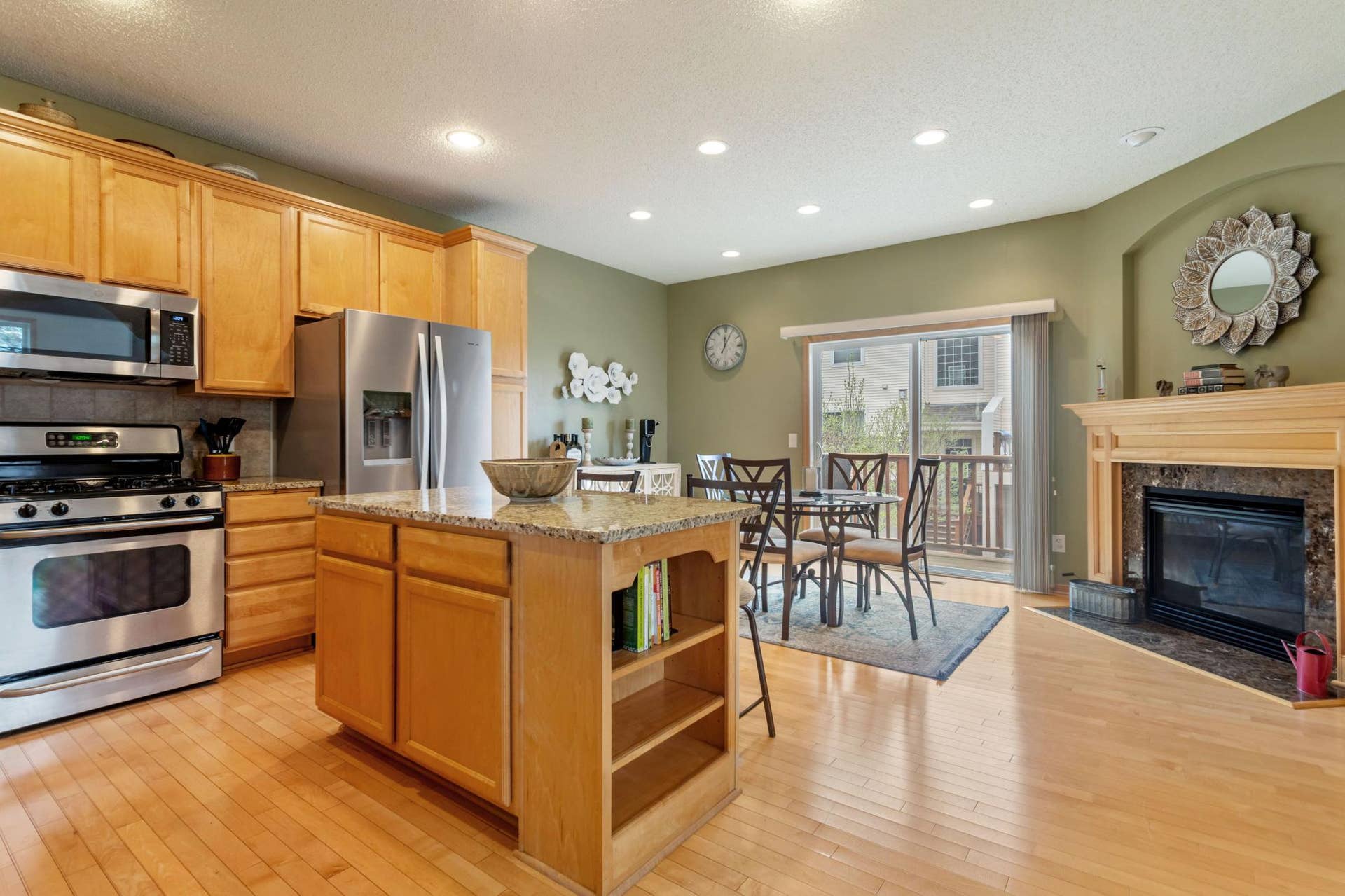 14633 Victor Hugo Boulevard N, #4, Hugo, MN 55038 Informal dining or Hearth Room