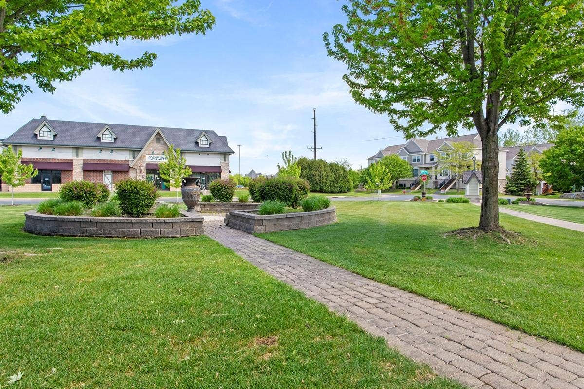 14633 Victor Hugo Boulevard N, #4, Hugo, MN 55038 14633 Victor Hugo Boulevard N, #4, Hugo, MN 55038