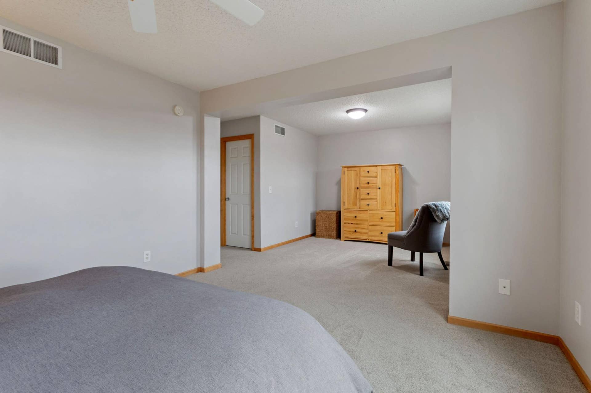 14633 Victor Hugo Boulevard N, #4, Hugo, MN 55038 Large sitting area.