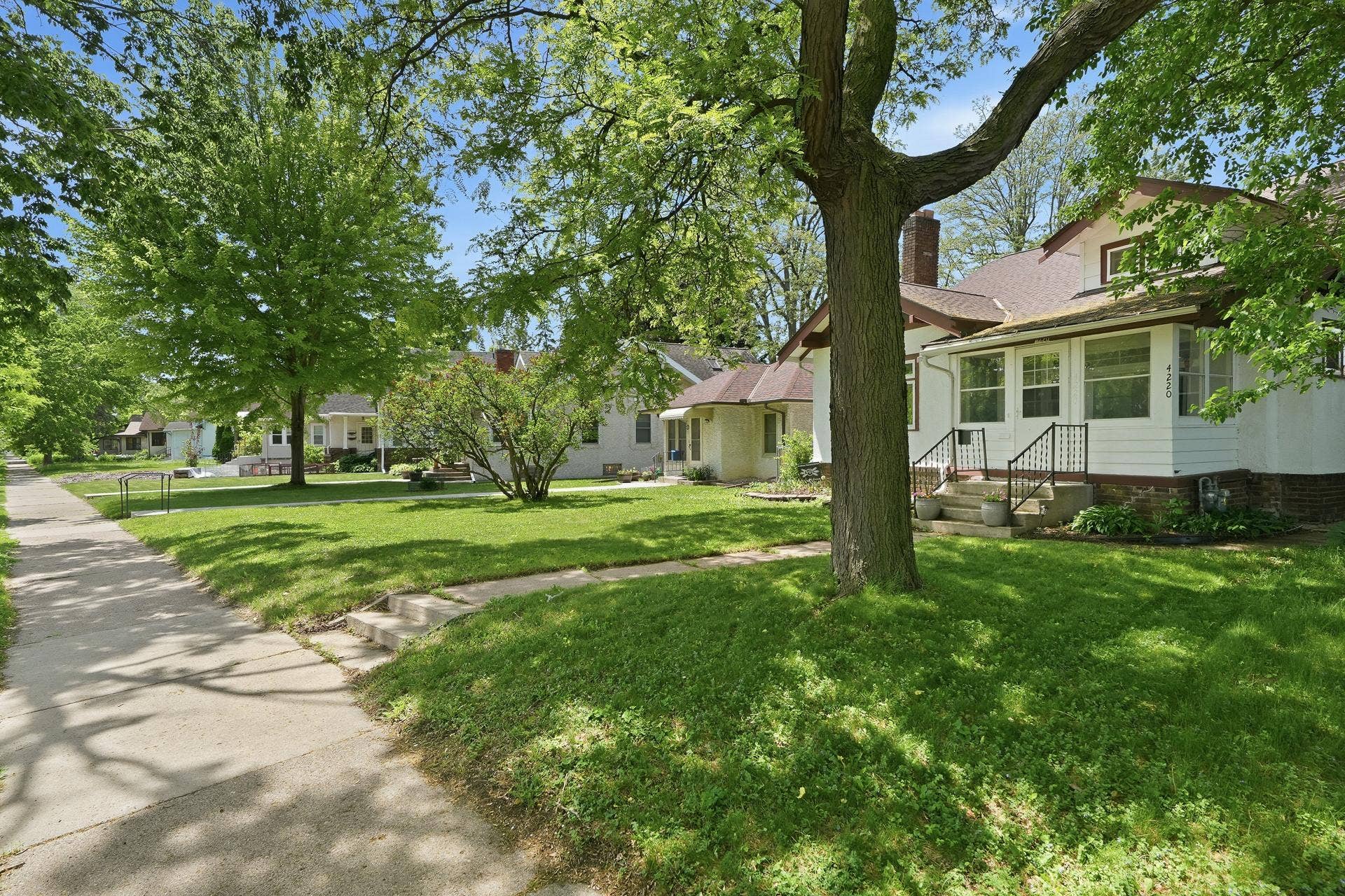 4220 Minnehaha Ave MLS-3.jpg
