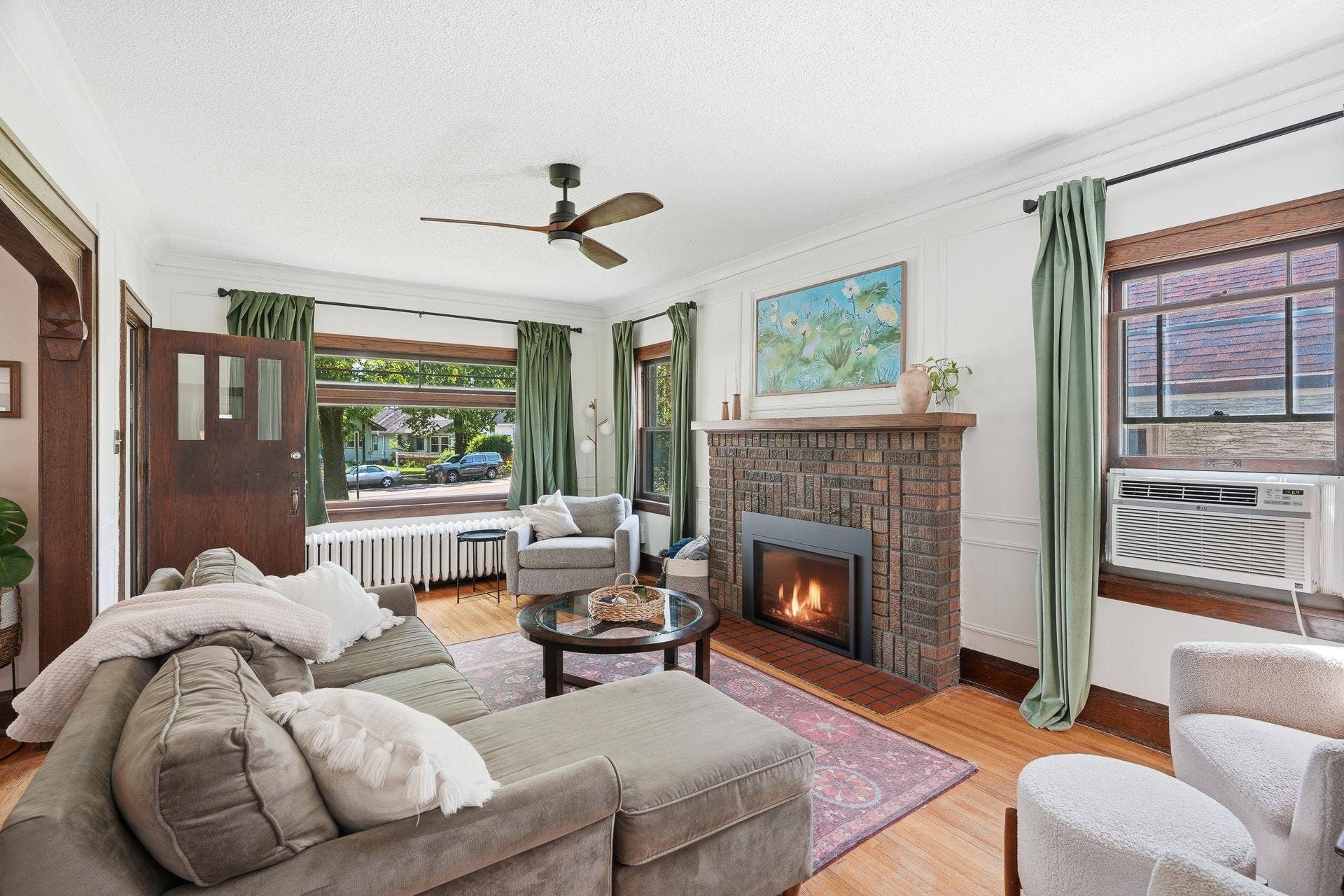 4220 Minnehaha Ave MLS-22.jpg