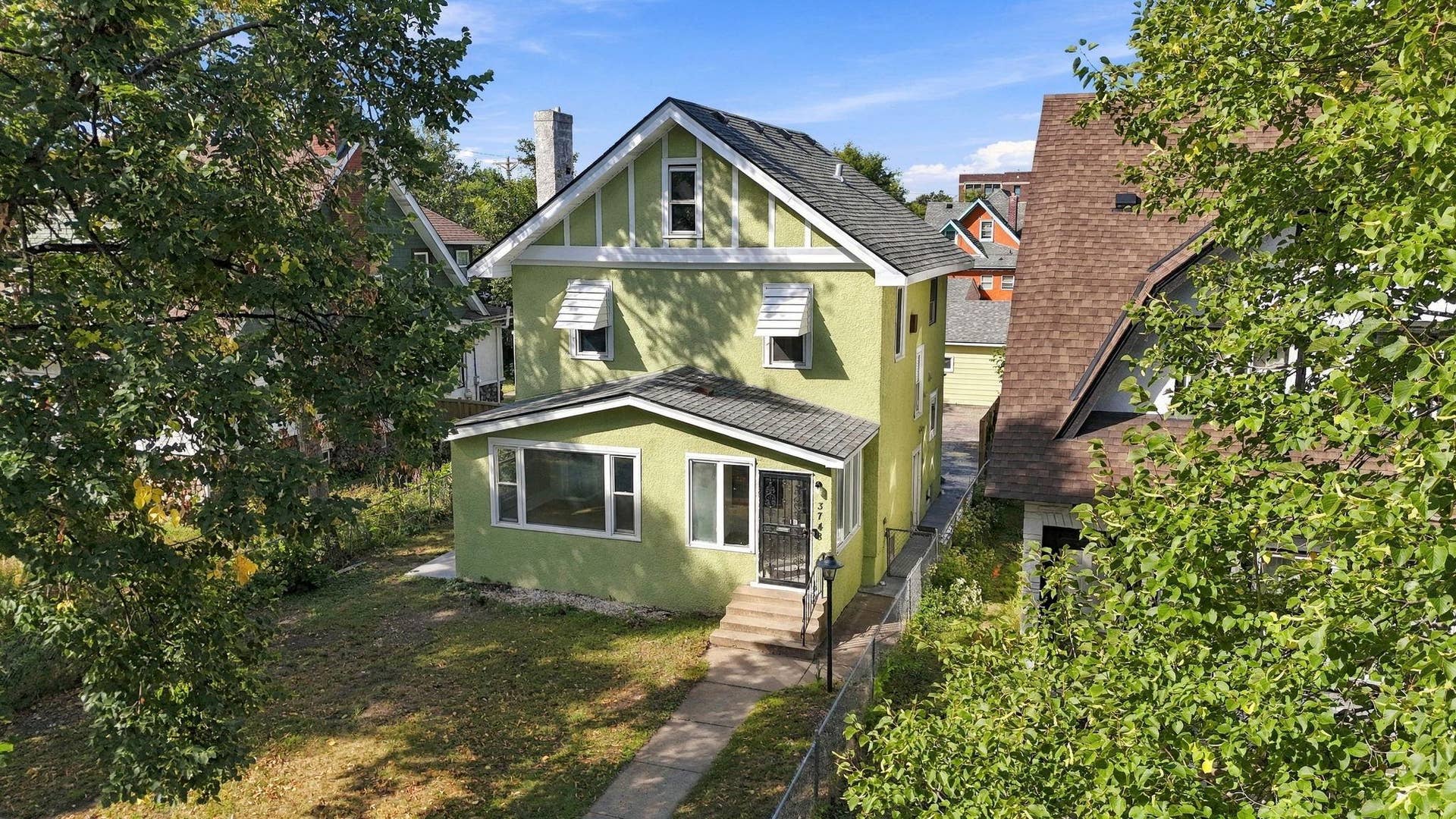 3748 5th Avenue S, 11, Minneapolis, MN 55409 40-web-or-mls-DJI_20260916105506_0035_D.jpg