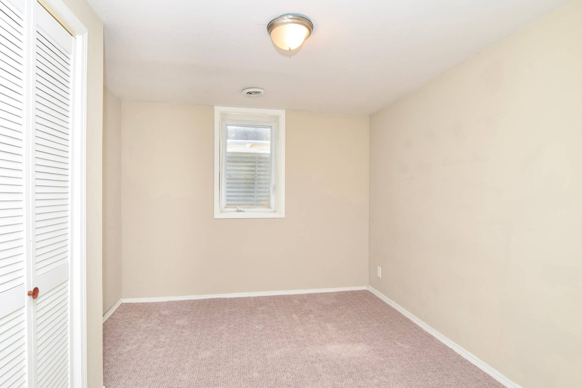 6410 83rd Court N, Brooklyn Park, MN 55445 Lower Level Bedroom #3