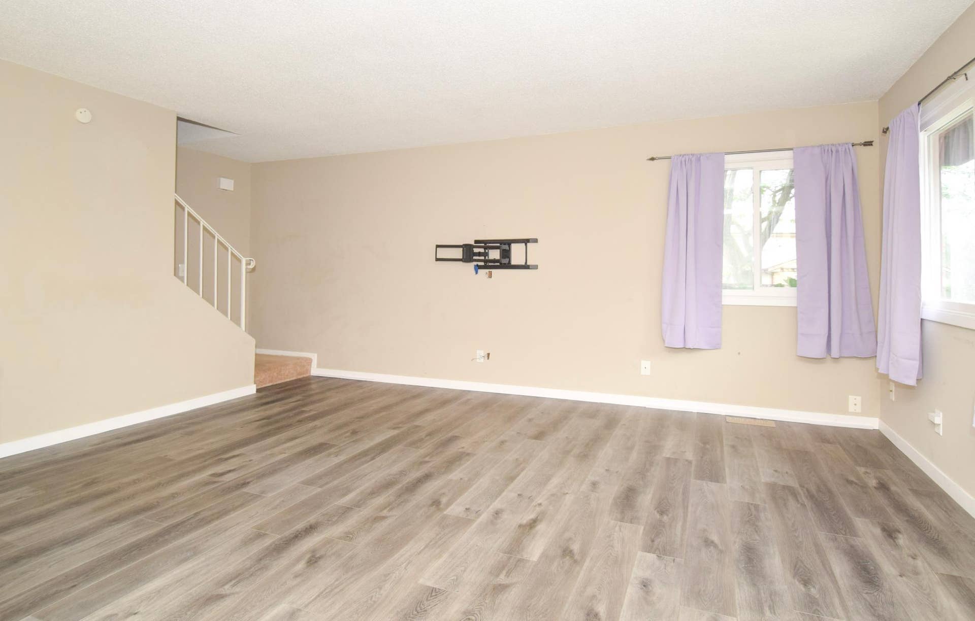 6410 83rd Court N, Brooklyn Park, MN 55445 Large Family Room!