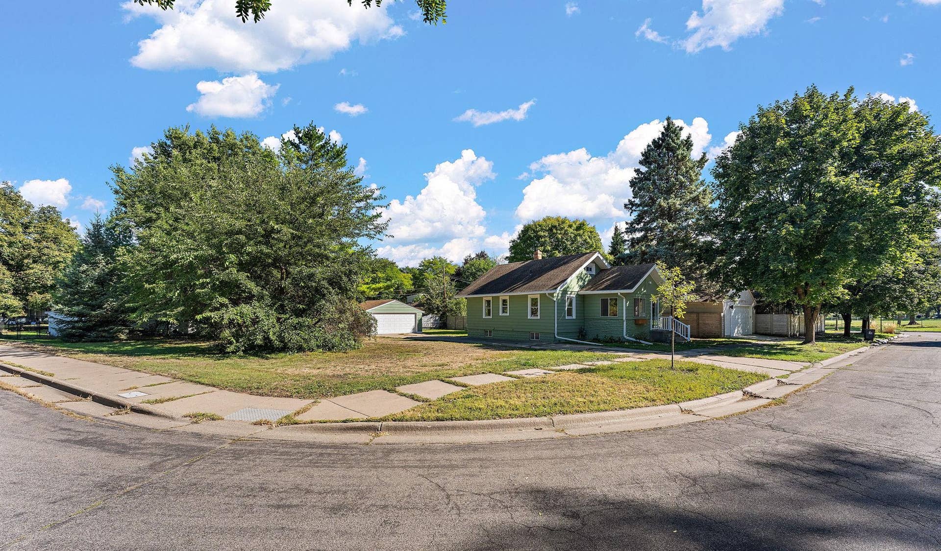 Spacious corner lot