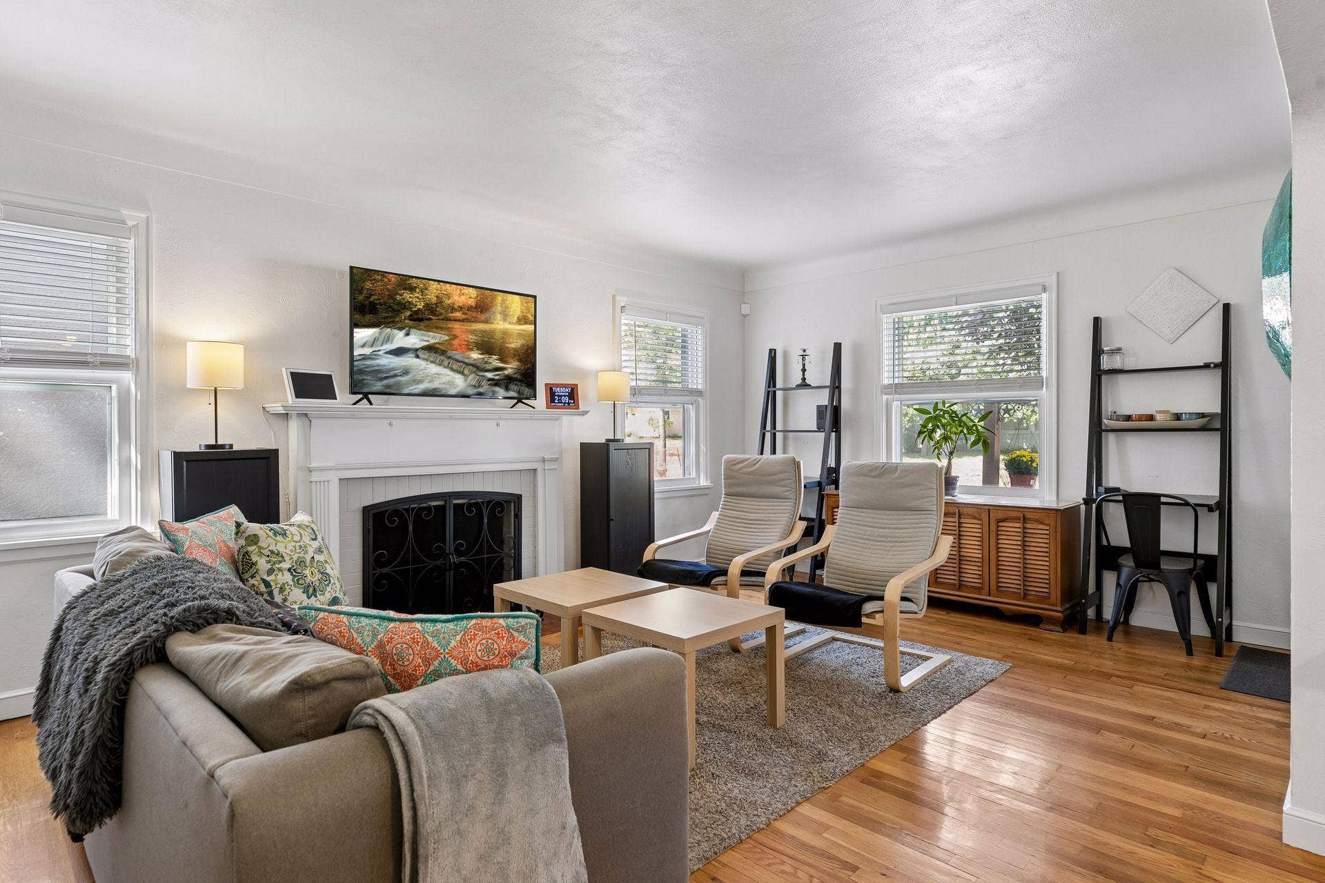 776 Parkview Avenue, 89, Saint Paul, MN 55117 Another view of the living room, showcasing the great natural light from all the windows.