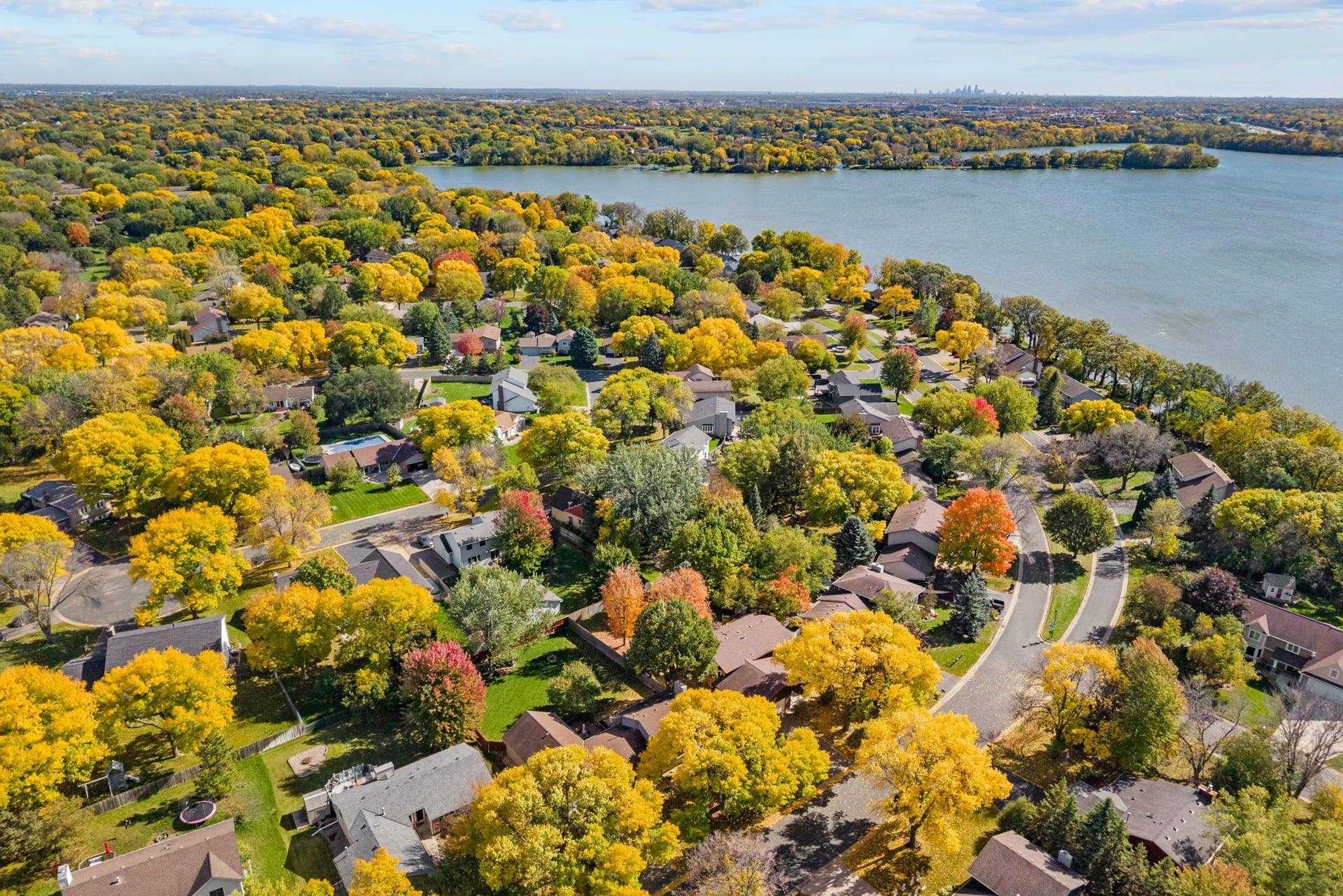 18-web-or-mls-9150 Orchid Ln-5.jpg