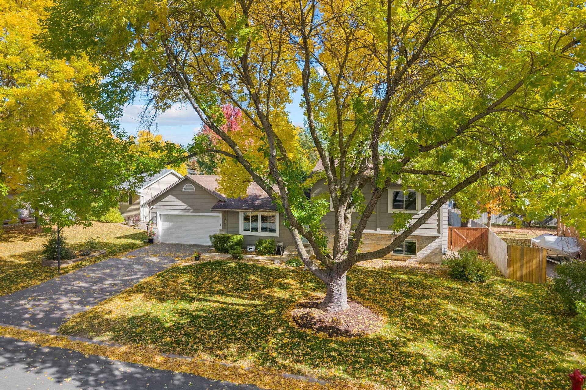 16-web-or-mls-9150 Orchid Ln-3.jpg