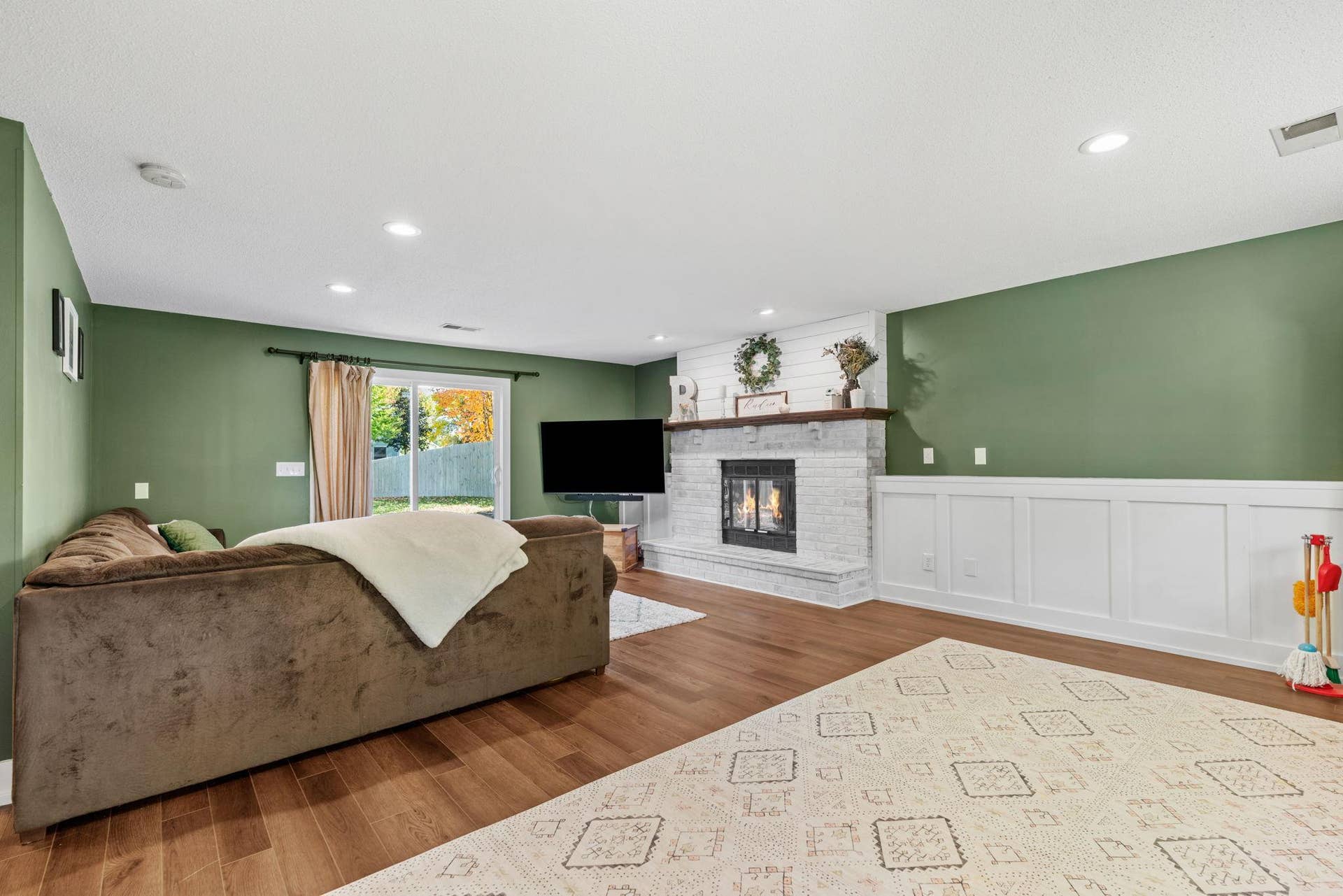 41-web-or-mls-9150 Orchid Ln-28.jpg