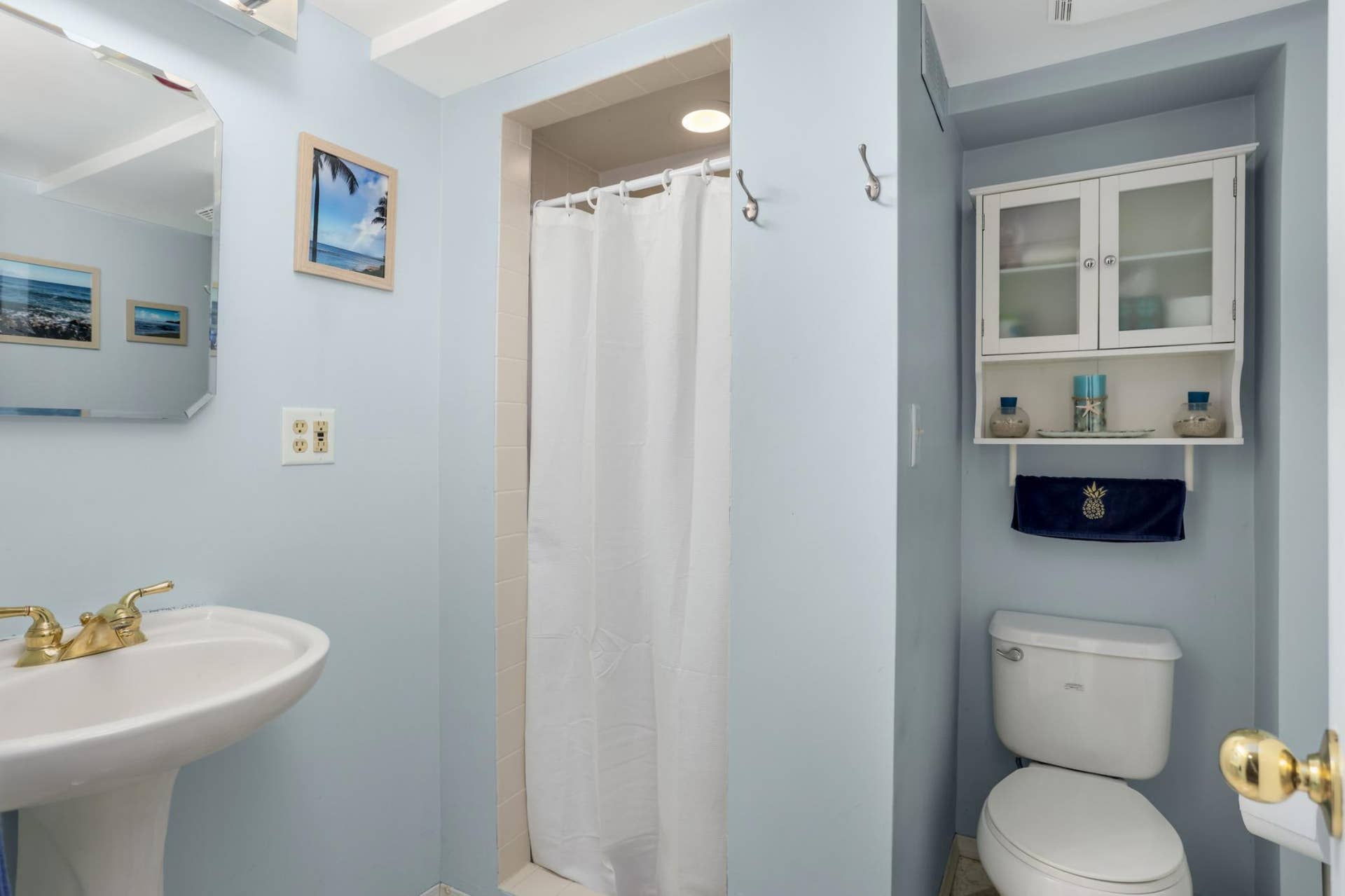 Lower level three quarter bath