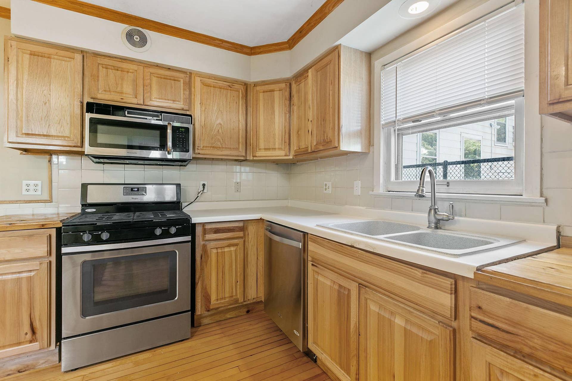 400 W Franklin Avenue, #2, 74, Minneapolis, MN 55405 400 W Franklin Avenue, #2, 74, Minneapolis, MN 55405