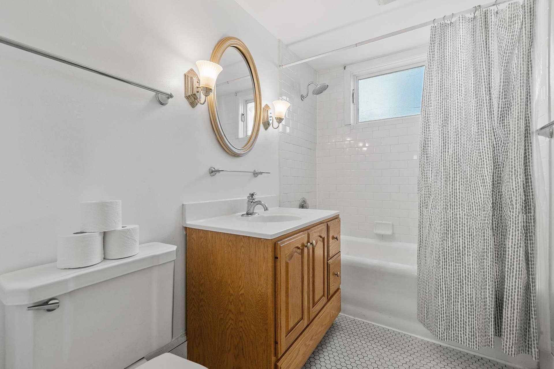 400 W Franklin Avenue, #2, 74, Minneapolis, MN 55405 400 W Franklin Avenue, #2, 74, Minneapolis, MN 55405